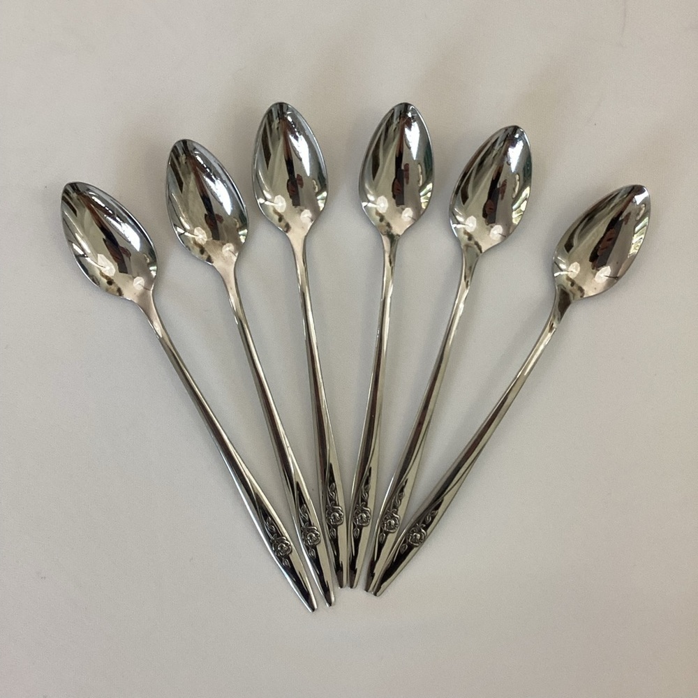 Oneida Lasting Rose Silverware Set - Picture 12 of 13